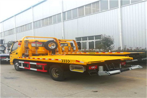 武穴附近拖车救援搭电